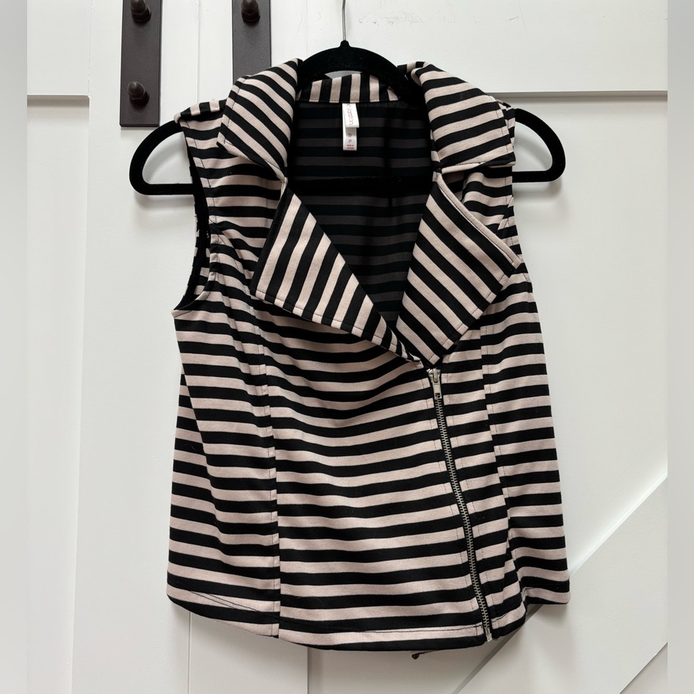 Xhilaration Black and Cream Striped Sleeveless Vest
